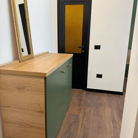 Tot Apartment *